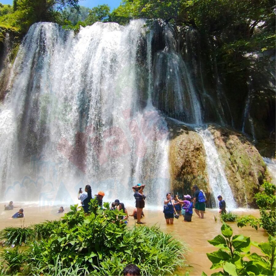 MIL CASCADAS Y TAXCO
